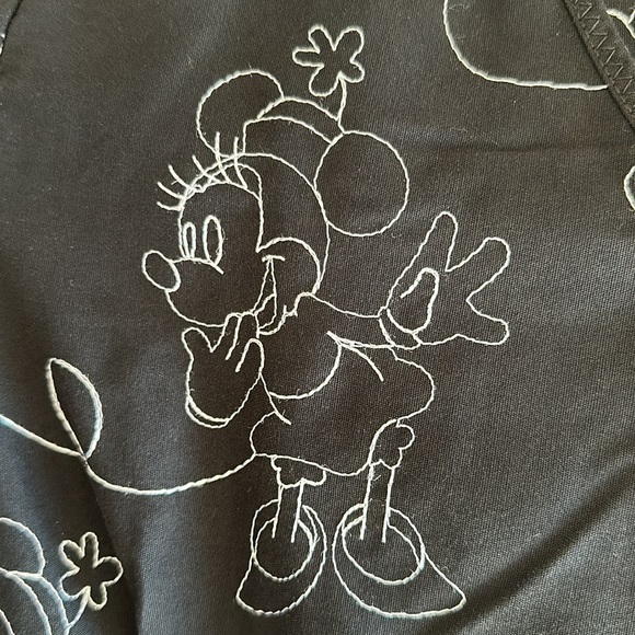Minnie Mouse scrub top - Picture 7 of 7
